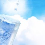 水を飲むとニキビに良いって本当なの?水分不足が招く肌トラブル